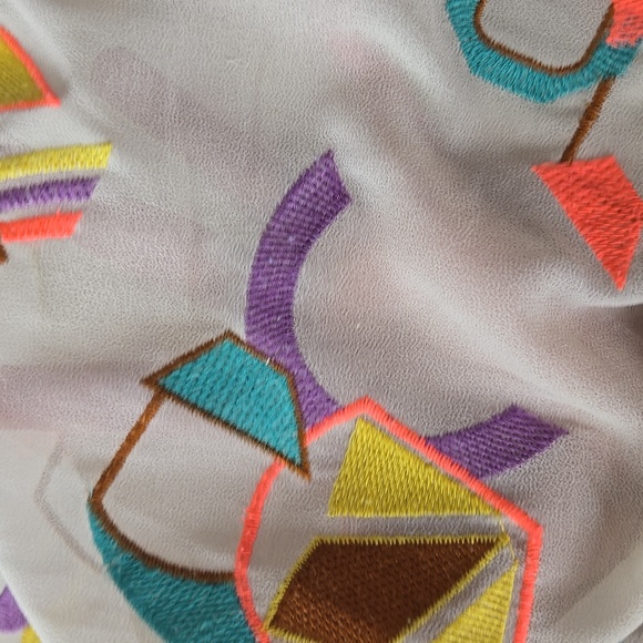 Colorful Geometric Patterned Shirt - Picture 7 of 7